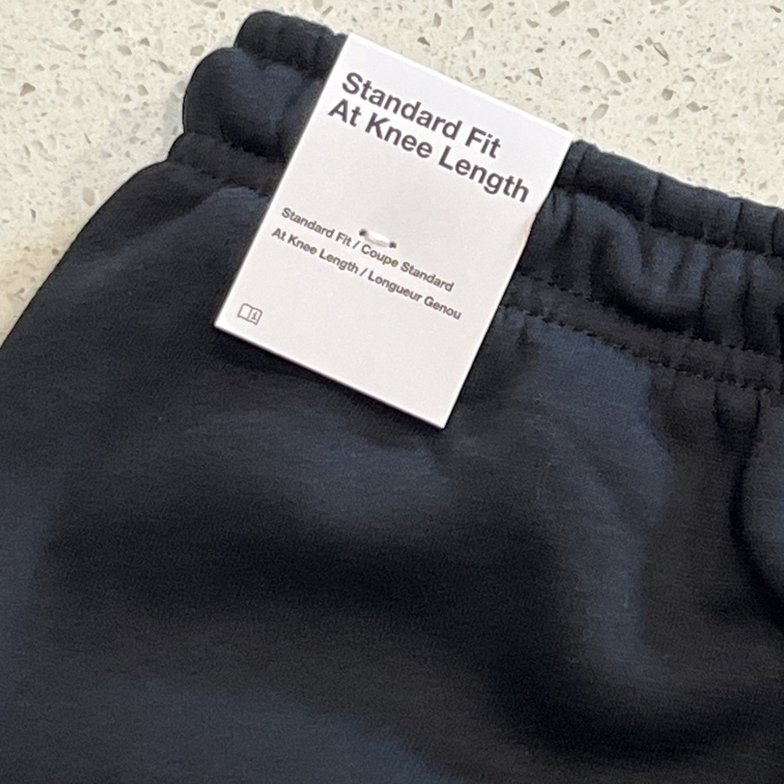 Nike Essential Men’s Club Graphic Fleece Knee Shorts / Black #FN3906-010 / NWT