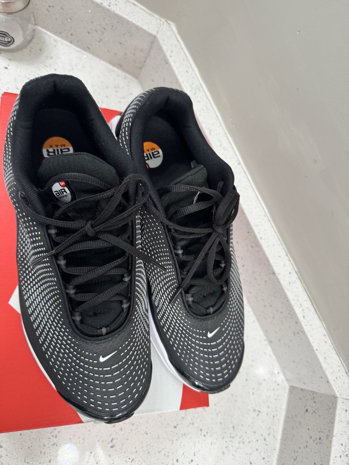 Nike Air Max DN Size 10.5 Black/White/Wolf Grey