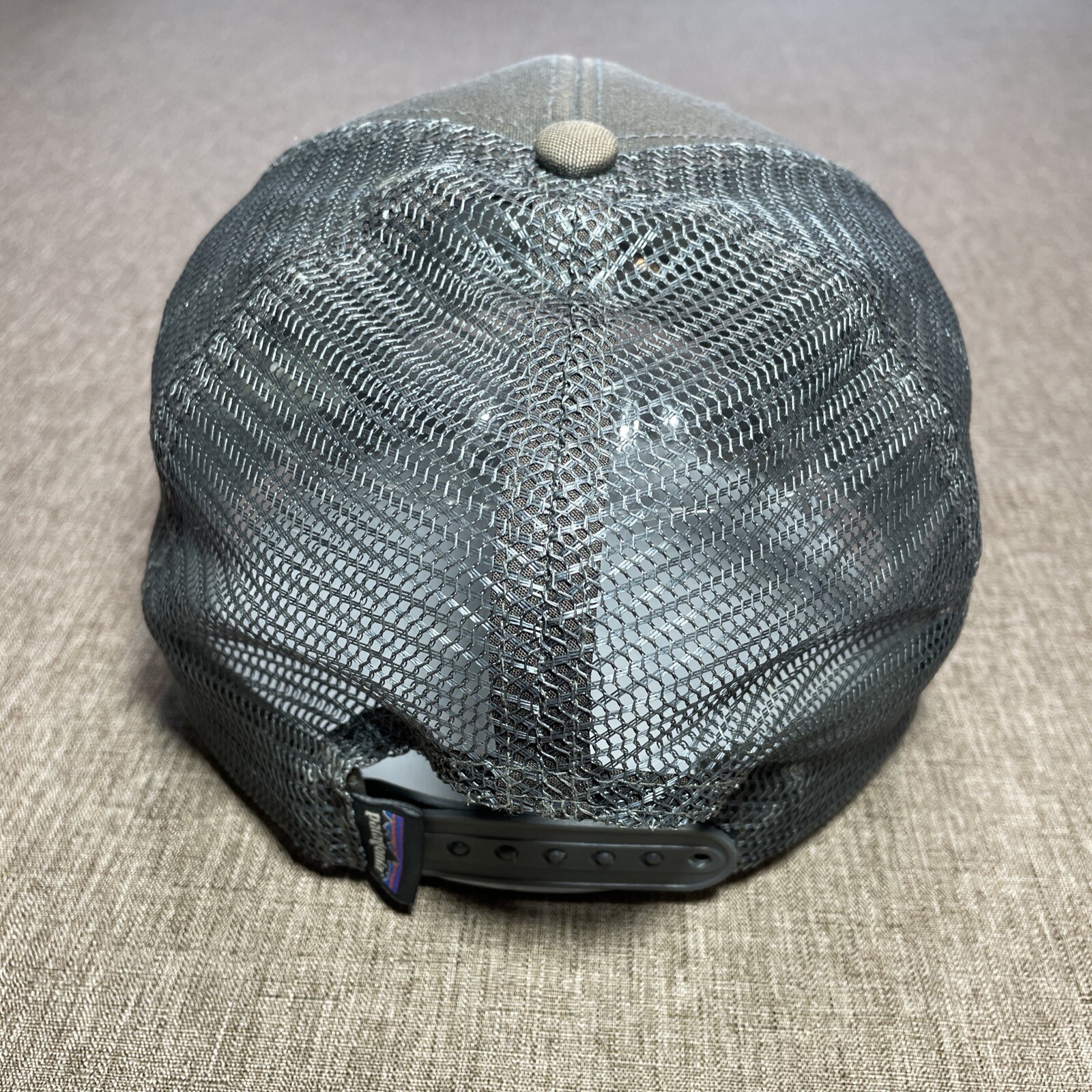 Patagonia Trucker Hat Mens Adjustable Gray Cap P-6 Logo Lo Pro Mesh Snapback