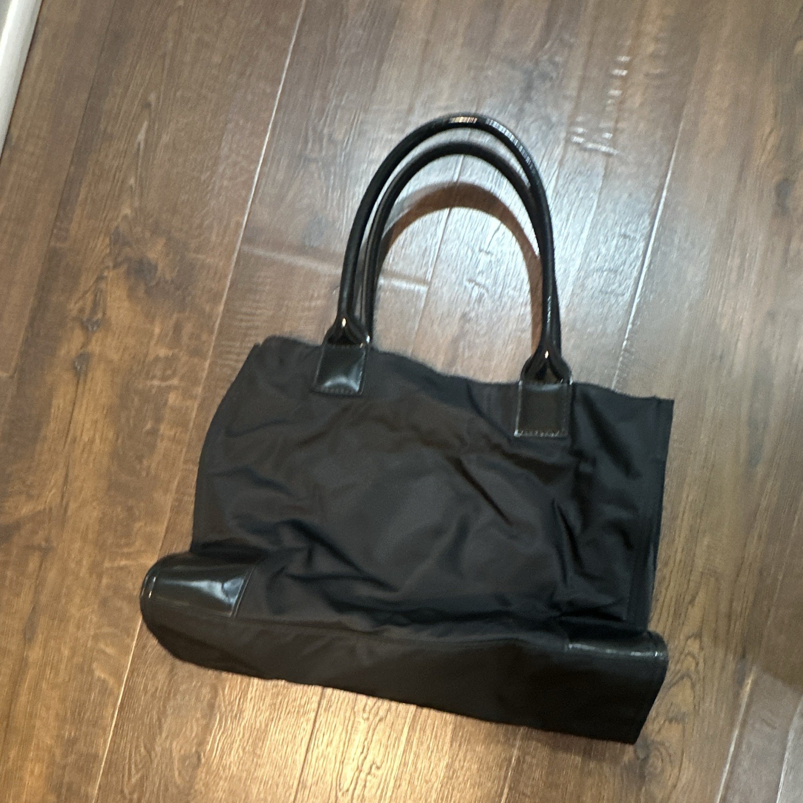 Tory Burch Black Tote Bag Logo Medallion Double Handles Gold Hardware Pockets