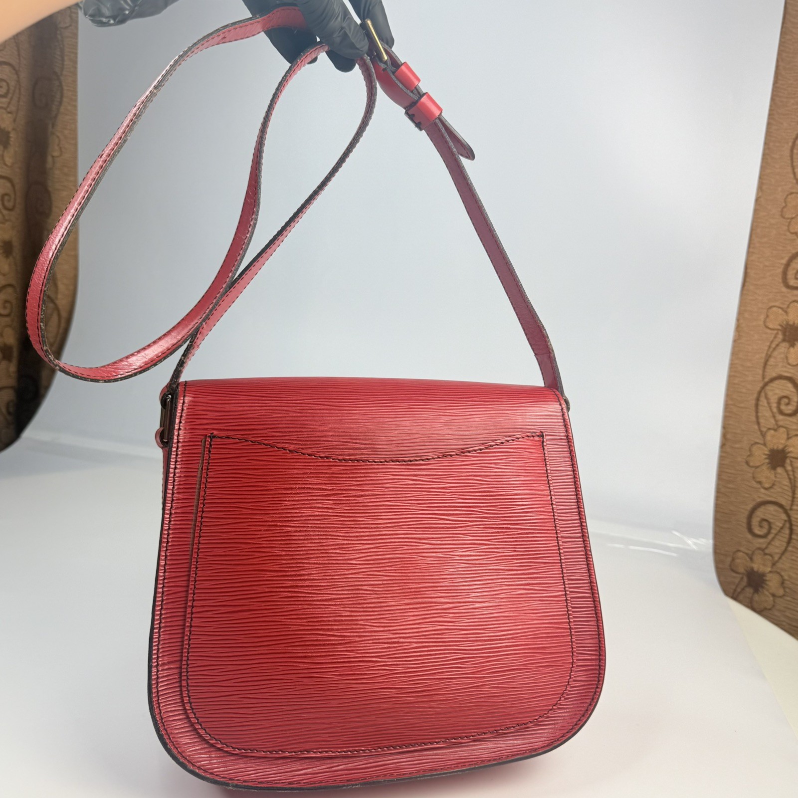 Authentic Louis Vuitton Saint Cloud GM Epi Shoulder Bag