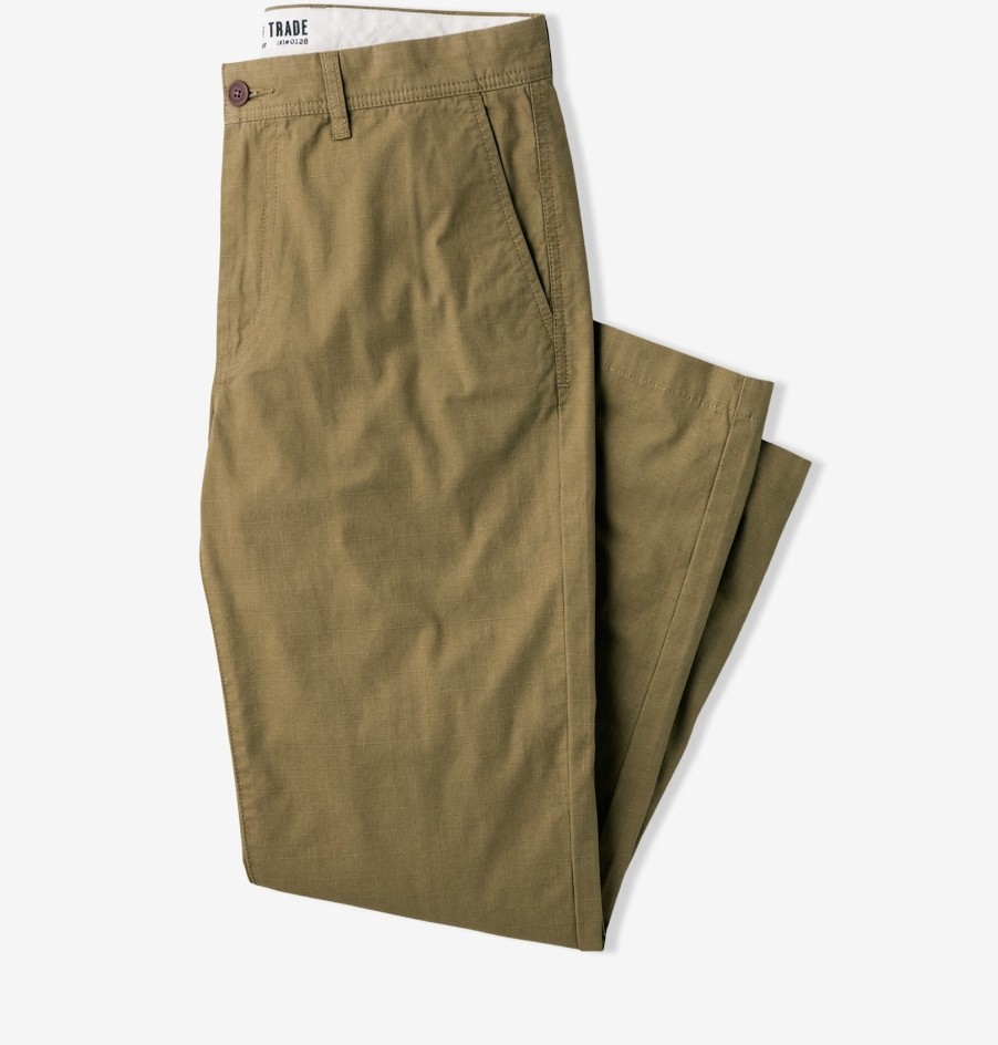 The Officer Chino-High-quality cotton provides a soft, purposeful texture .