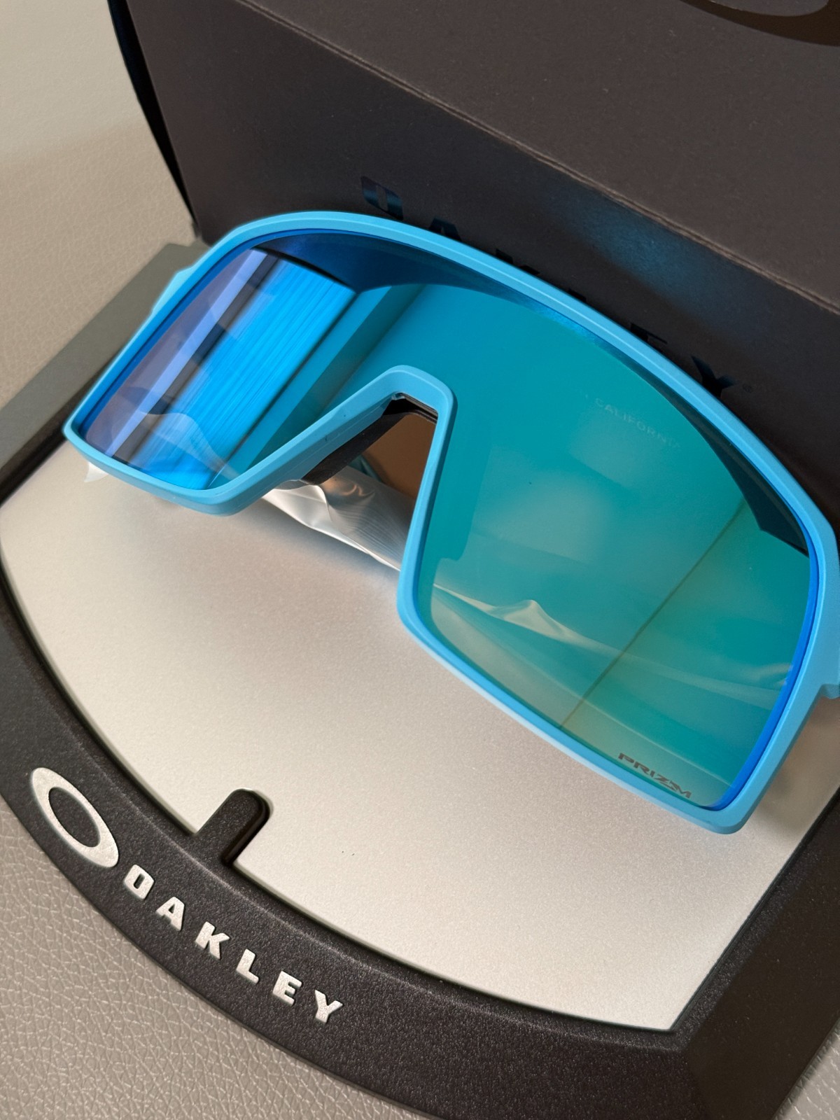 Oakley OO9406 Sutro Prizm Sapphire Mirrored Lenses Men’s Sunglasses