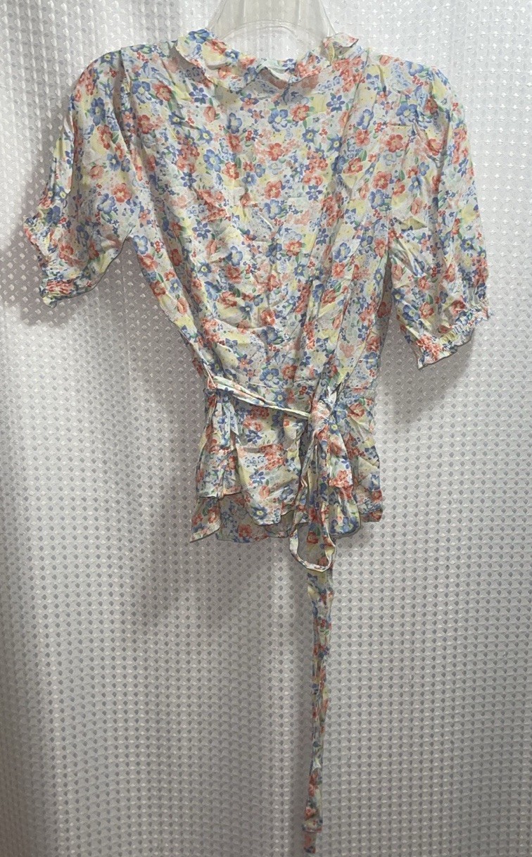 Old Navy Women’s Floral Shirt With Waist Tie Size Small Sexy Low Cut