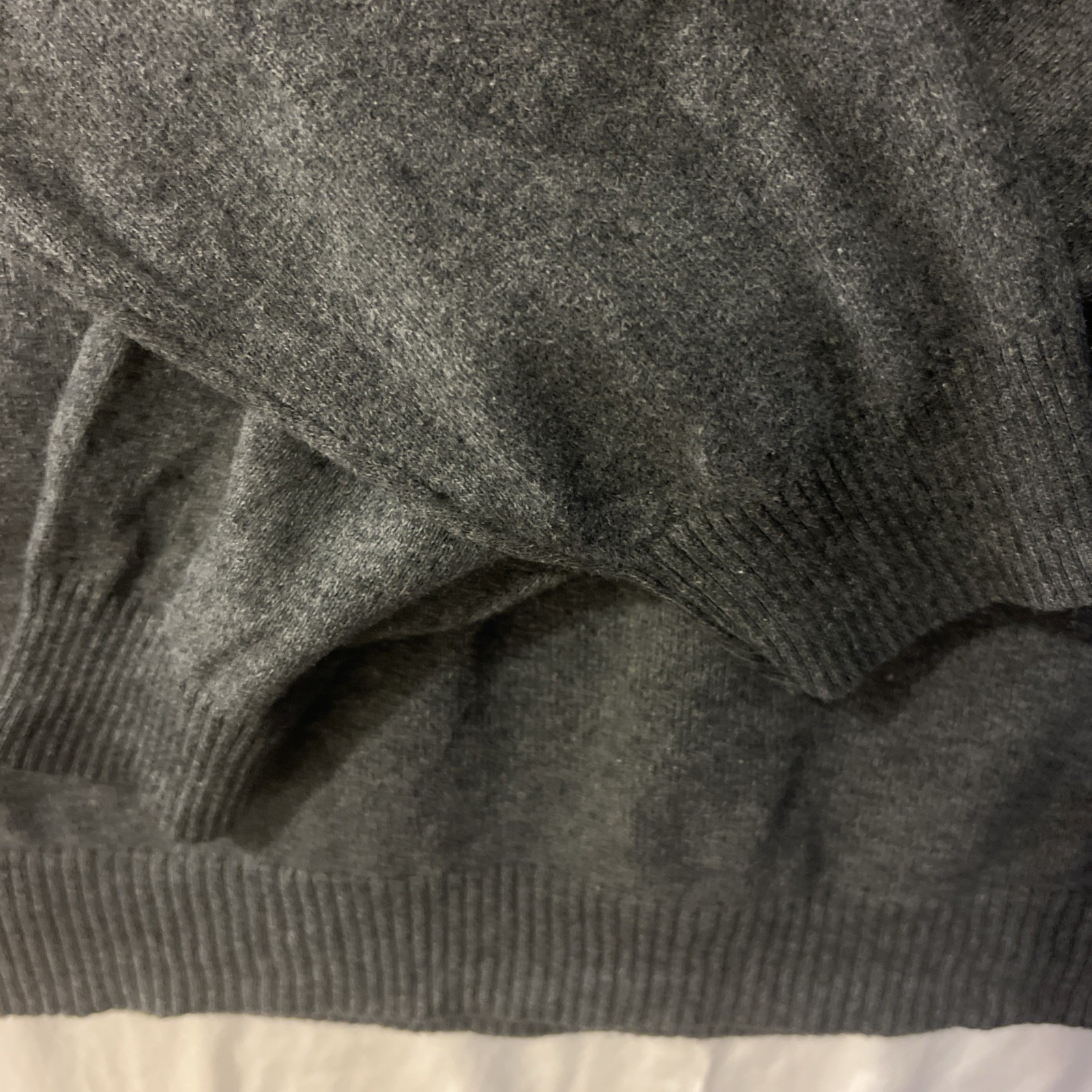 Lands End Mens V-Neck Sweater XL 46-48 Gray Soft & Warm Cashmere Blend