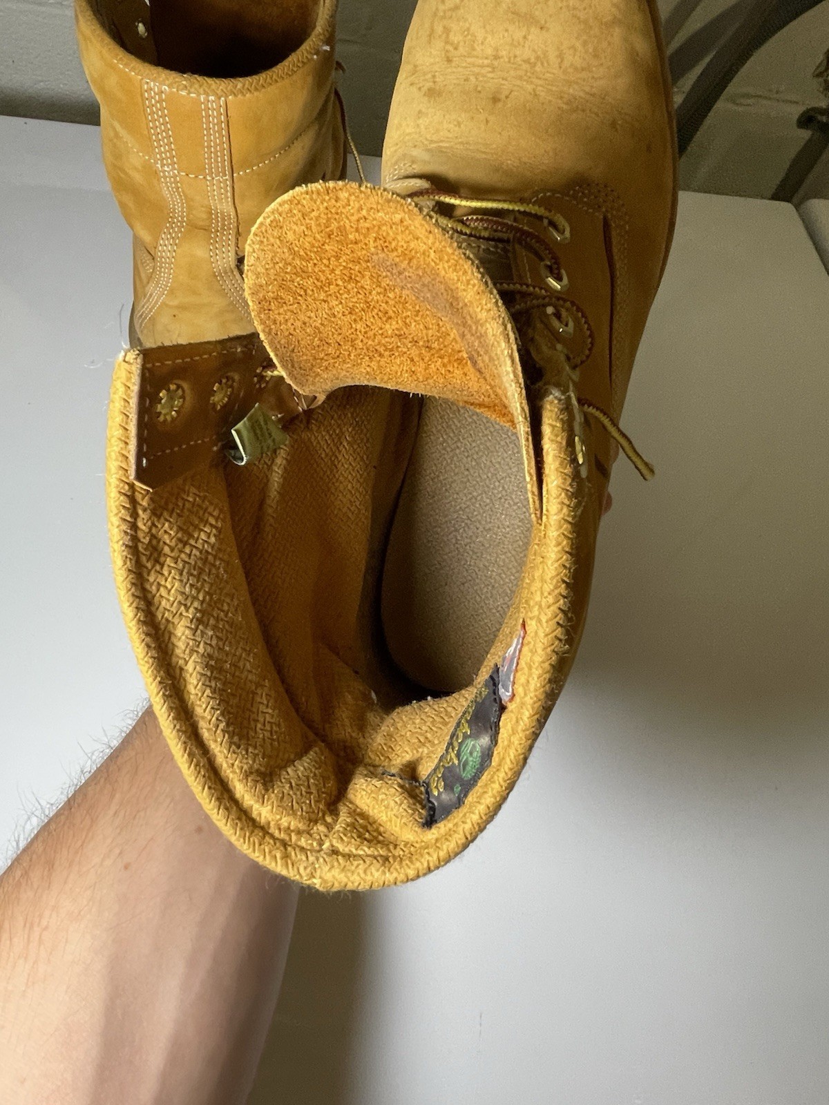 Timberland Men’s 6-inch Basic Waterproof Boot Size 11 US Wheat