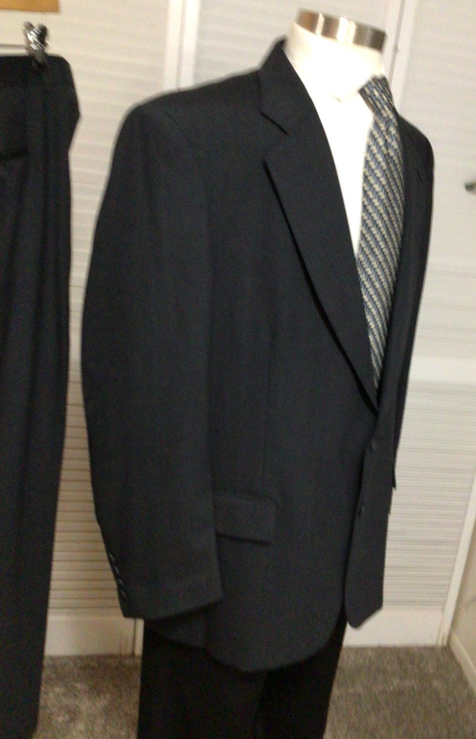 VINTAGE CRICKETEER MENS CHARCOAL GRAY 2 PIECE SUIT SIZE: 48 PANTS 42×28