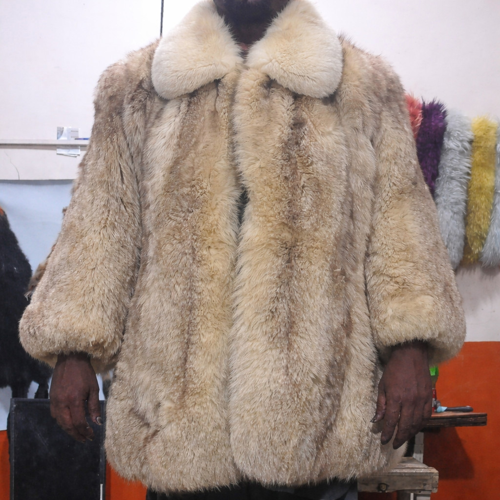 Men’s Real Beige blue Fox Fur Coat – Luxurious Warmth and Style