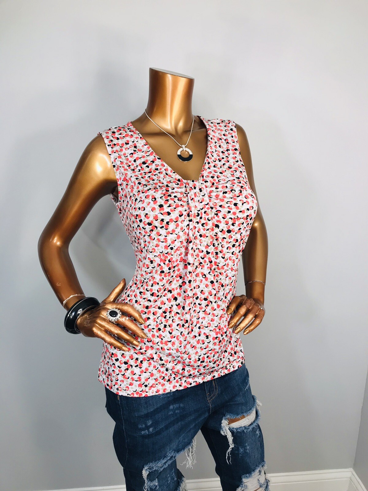 Jones Studio M Top Stretch NWT $39 Polka Dots Sleveeless Blouse Soft Low Cut