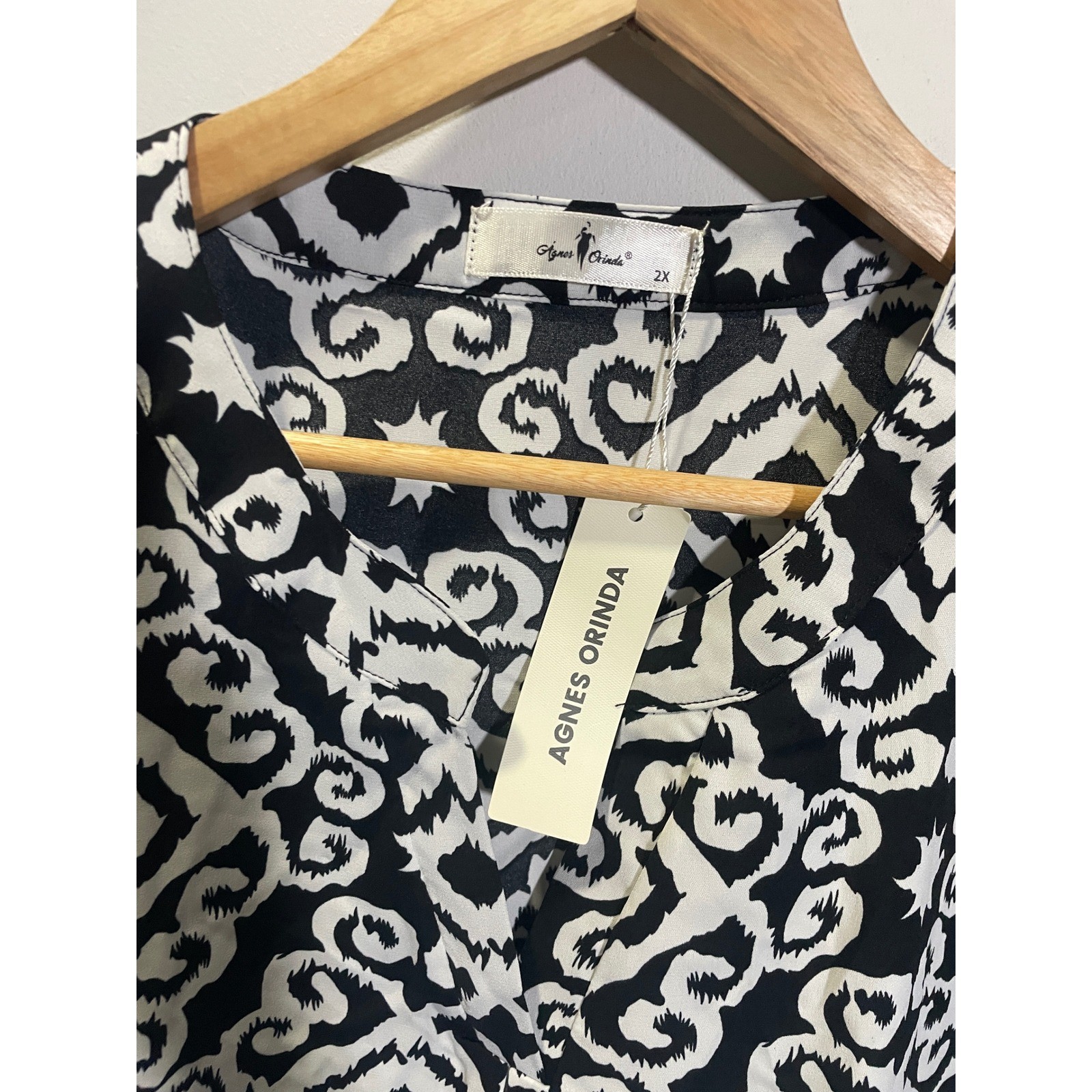 Agnes Orinda Blouse Womens 2X Black White Damask Scroll Sleeveless Boho Office