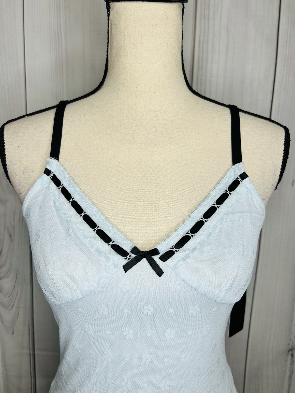 NWT Madden Girl Light Blue Floral Lace Mesh Overlay Cami Top Bow Trim Sz M