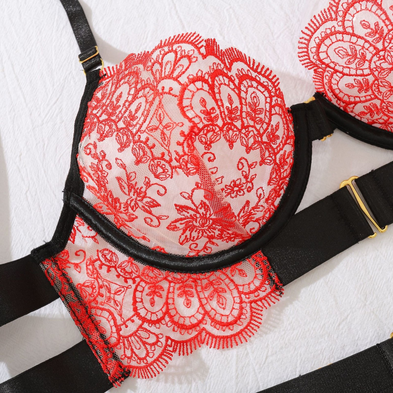 Embroidered Eyelash Lace Bra Waist Garter Thongs Thigh Belt 4-Piece Lingerie Set