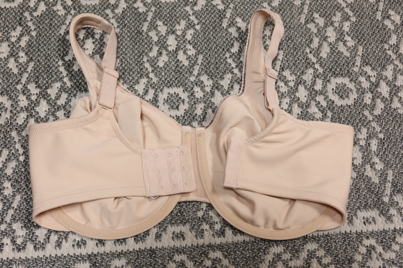 New Wacoal High Standards Underwire Bra – Size 34H – Sand – # 855352