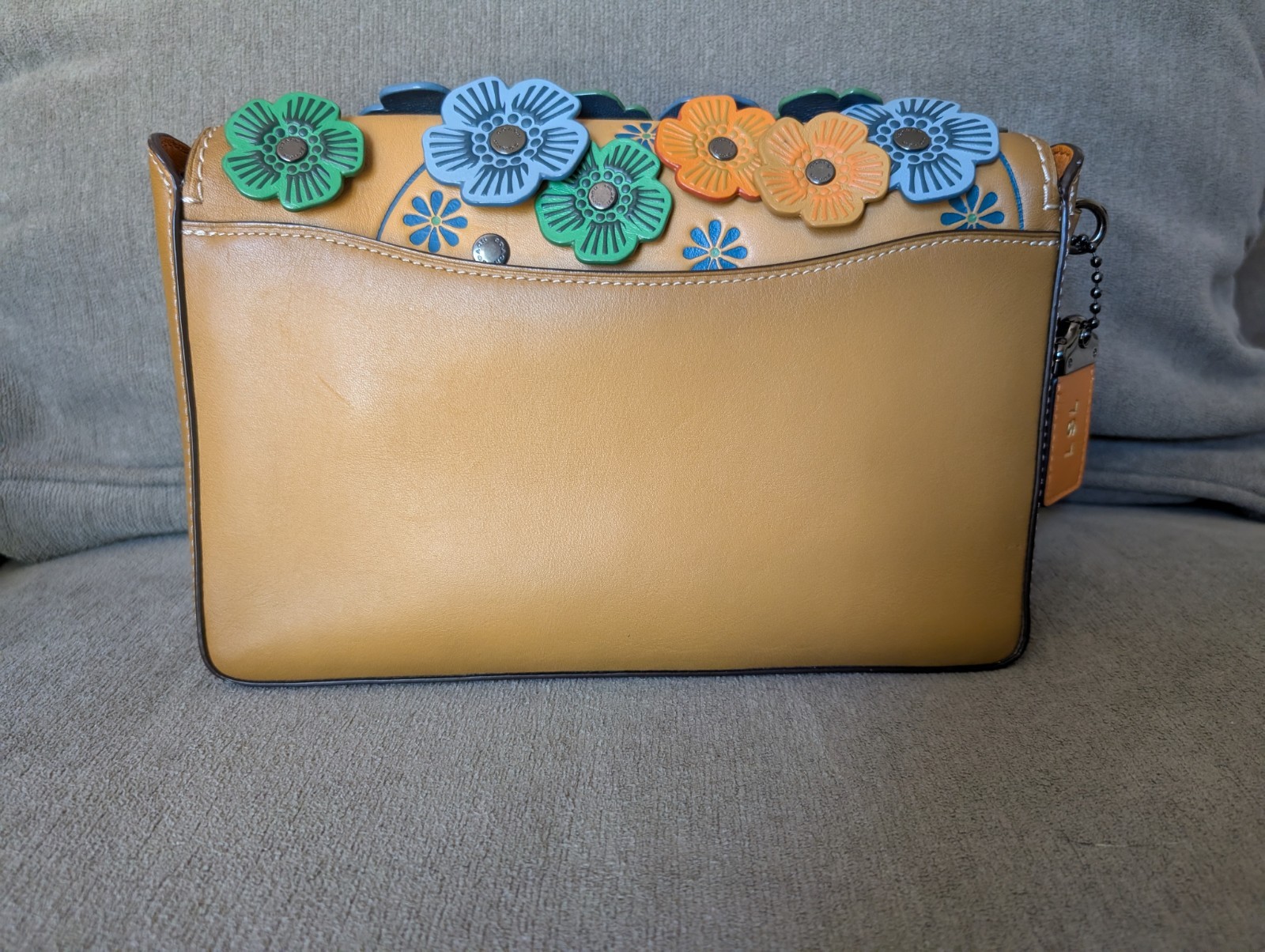 Coach 1941 Tea Rose Applique Dinky 24 In Light Saddle Free Ship