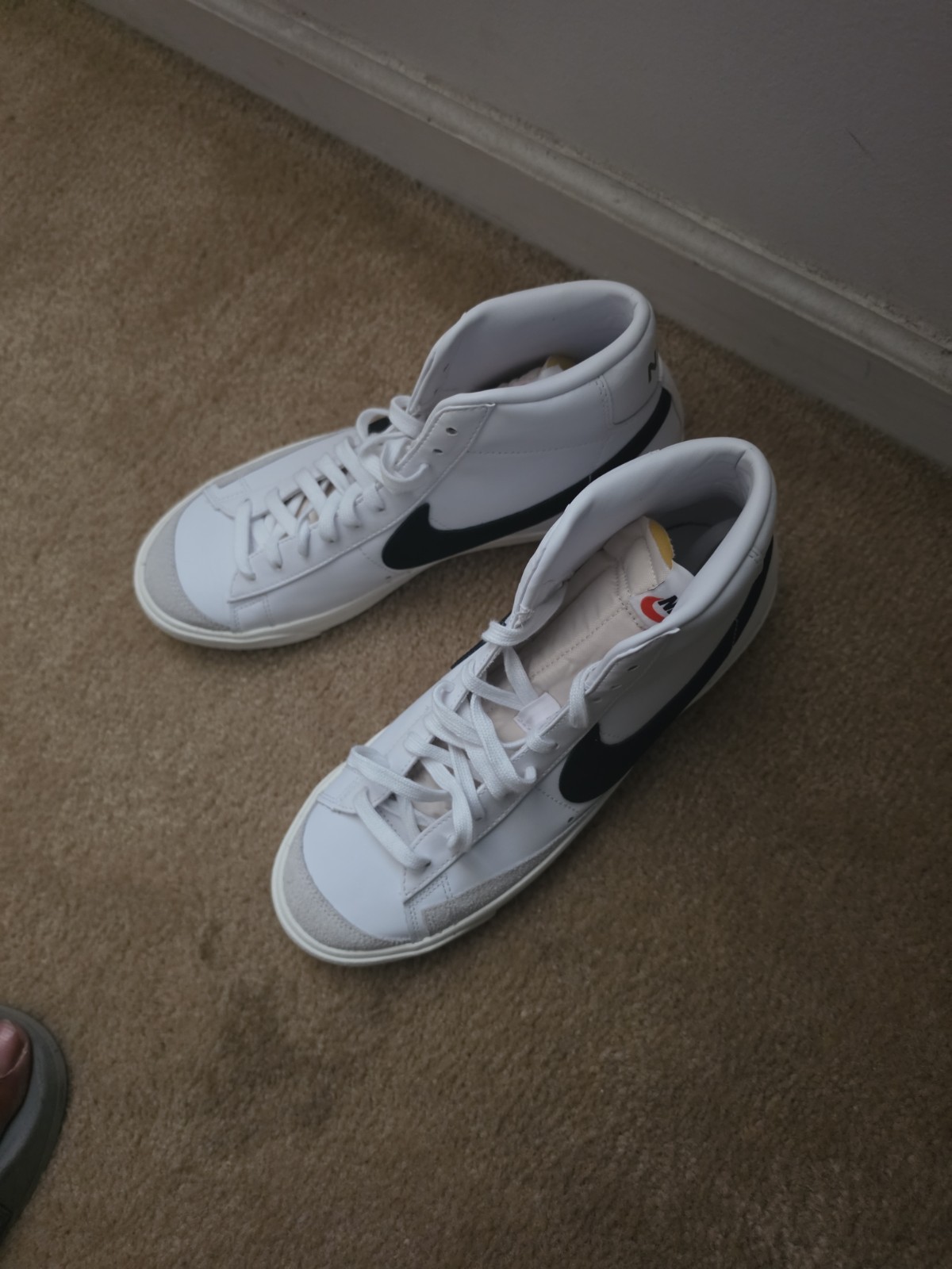 Nike Blazer Mid 77 Men’s 11.5 Shoes Vintage Retro Style BQ6806-100 White Black