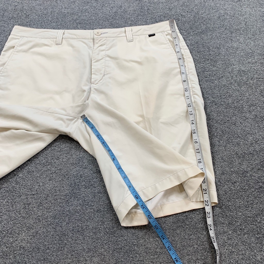 Travis Mathew Shorts Mens 38 Natural White Nylon Blend Stretch Performance