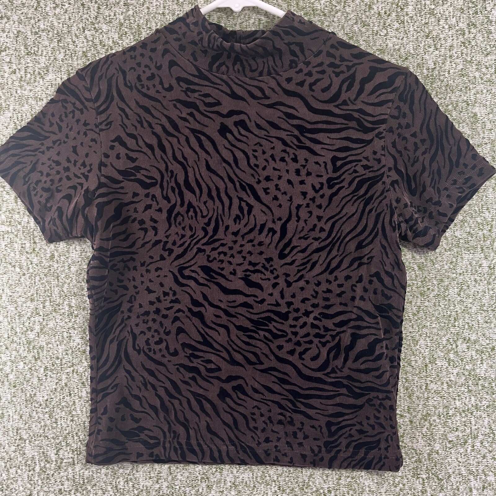 A Buyer Tops Women Large Vintage 80s Brown Animal Print Texture Mock Stretch