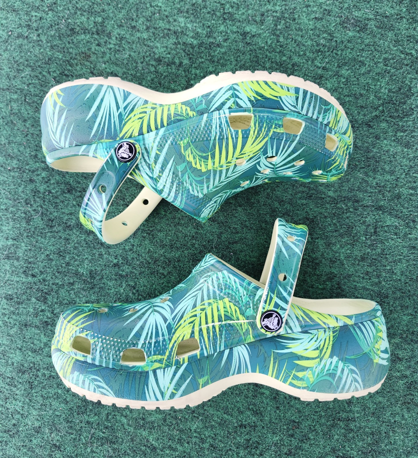 Crocs Classic Tropical Palm Print Clogs Green Unisex W8 M6 Comfort Shoes