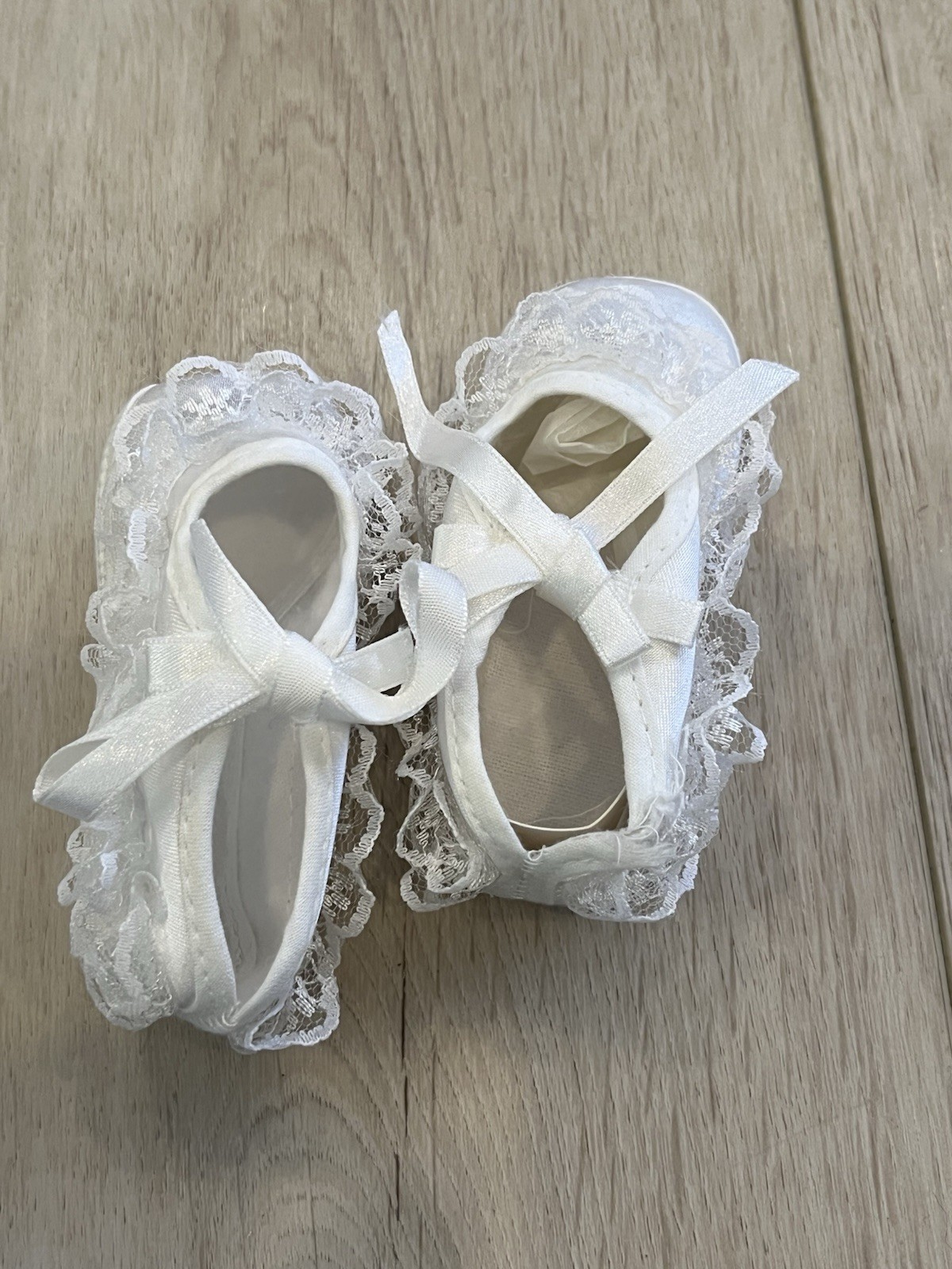 NEW Vintage Wee Kids Infant Girl White Satin Fabric Shoes Ribbon Lace Size NB
