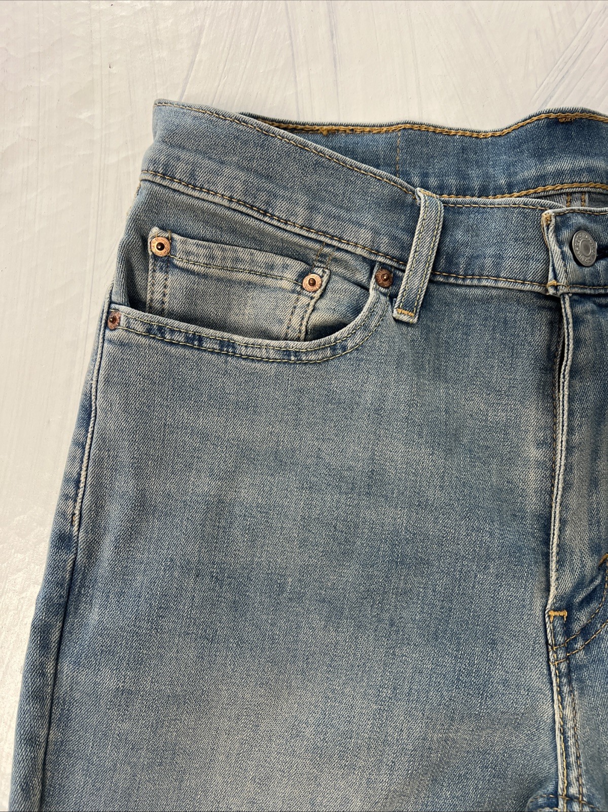 LEVI STRAUSS Men All Seasons Tech 541 Athletic Denim Jeans 33×30 Light Blue Wash