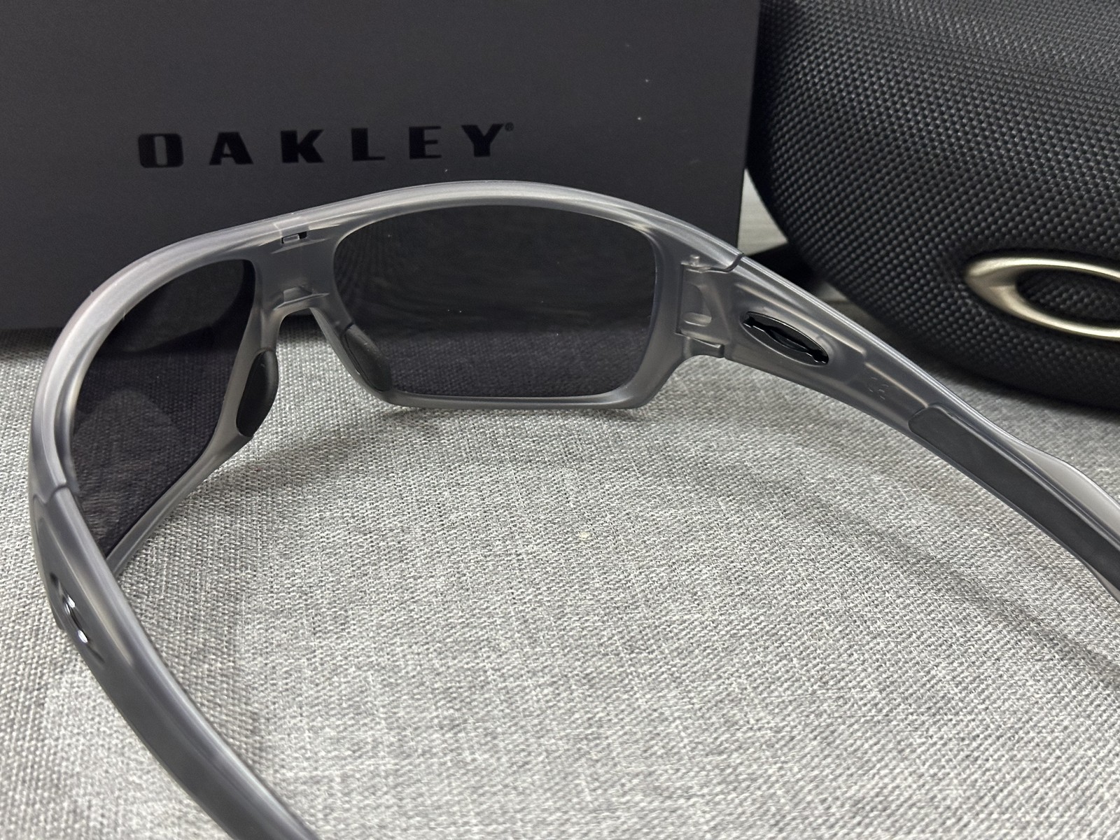 Oakley TURBINE ROTOR 9307 Matte Grey Frame Black Prizm Lens Sunglass NEW