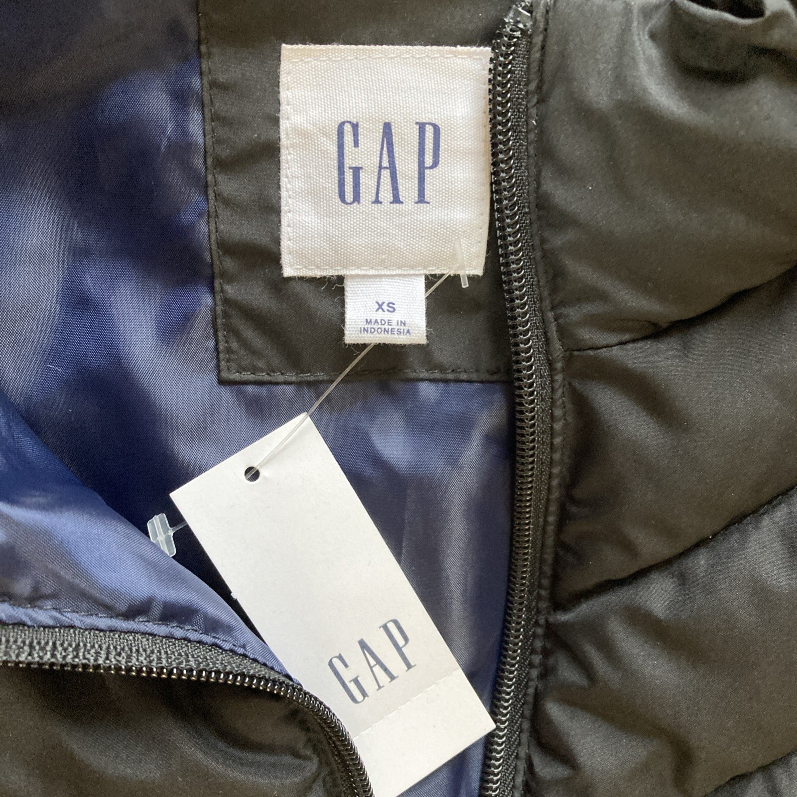 GAP Womens Puffer Vest Jacket Sz XS New Black Quilted Insulated Pockets Outdoor