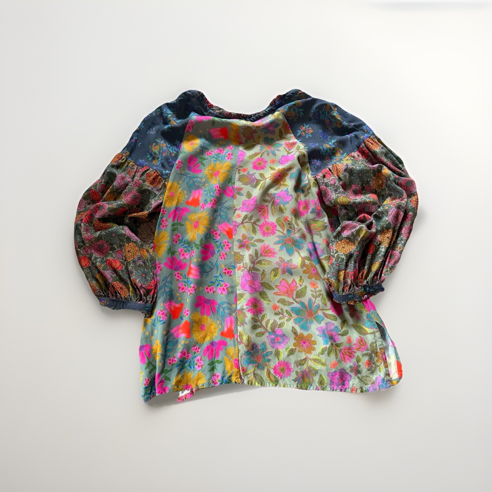 Natural Life Blouse Womens M Floral V Neck 3/4 Sleeve Boho Peasant Tassel Top