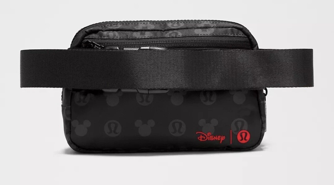 ❤️LULULEMON DISNEY EVERYWHERE BELT BAG 1L CLASSIC BLACK MICKEY NWT❤️ RETIRED