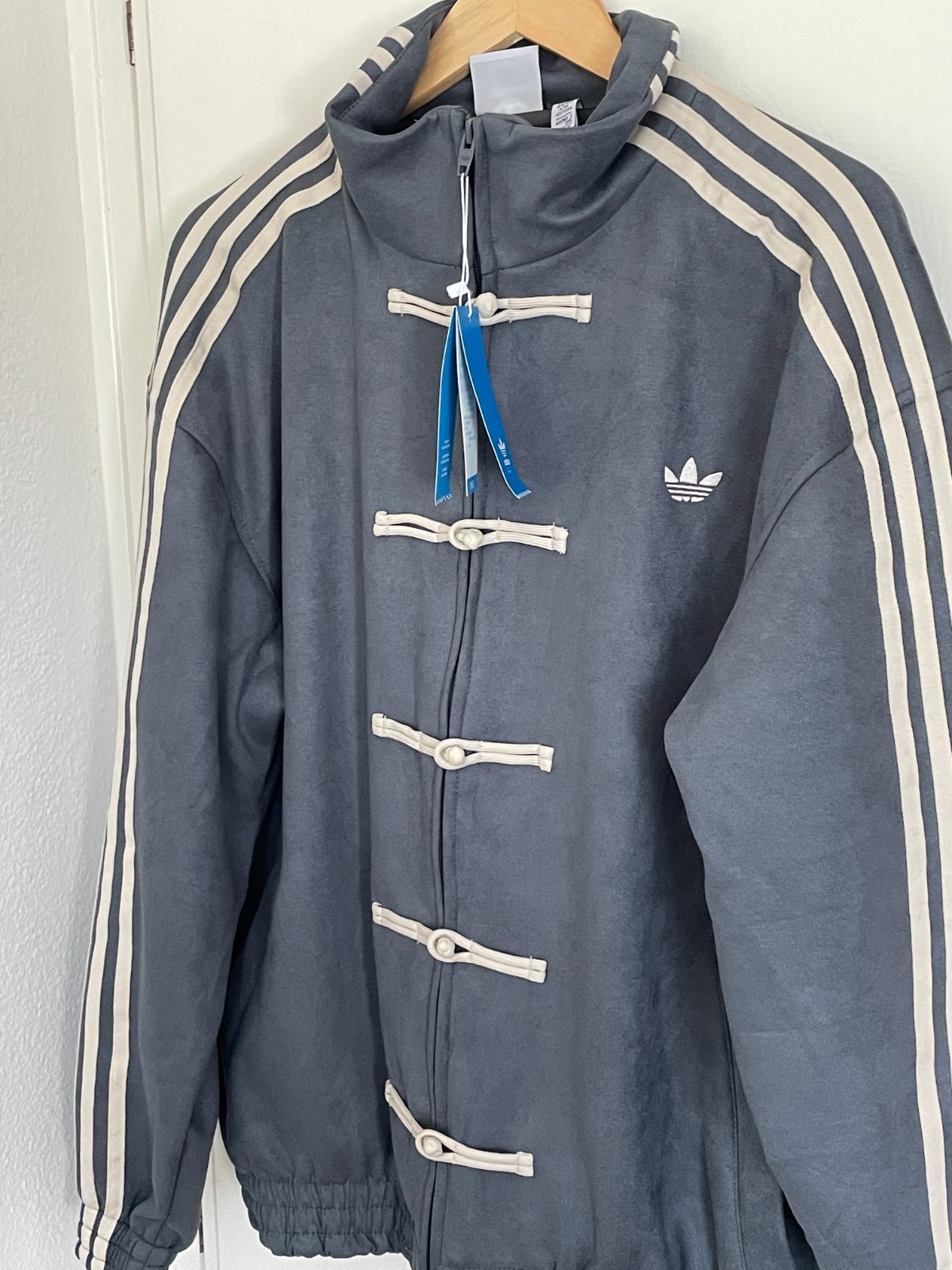 2026 Adidas Originals Year of the Snake Limited Jacket-GRAY LARGE NWT SHIPS FREE