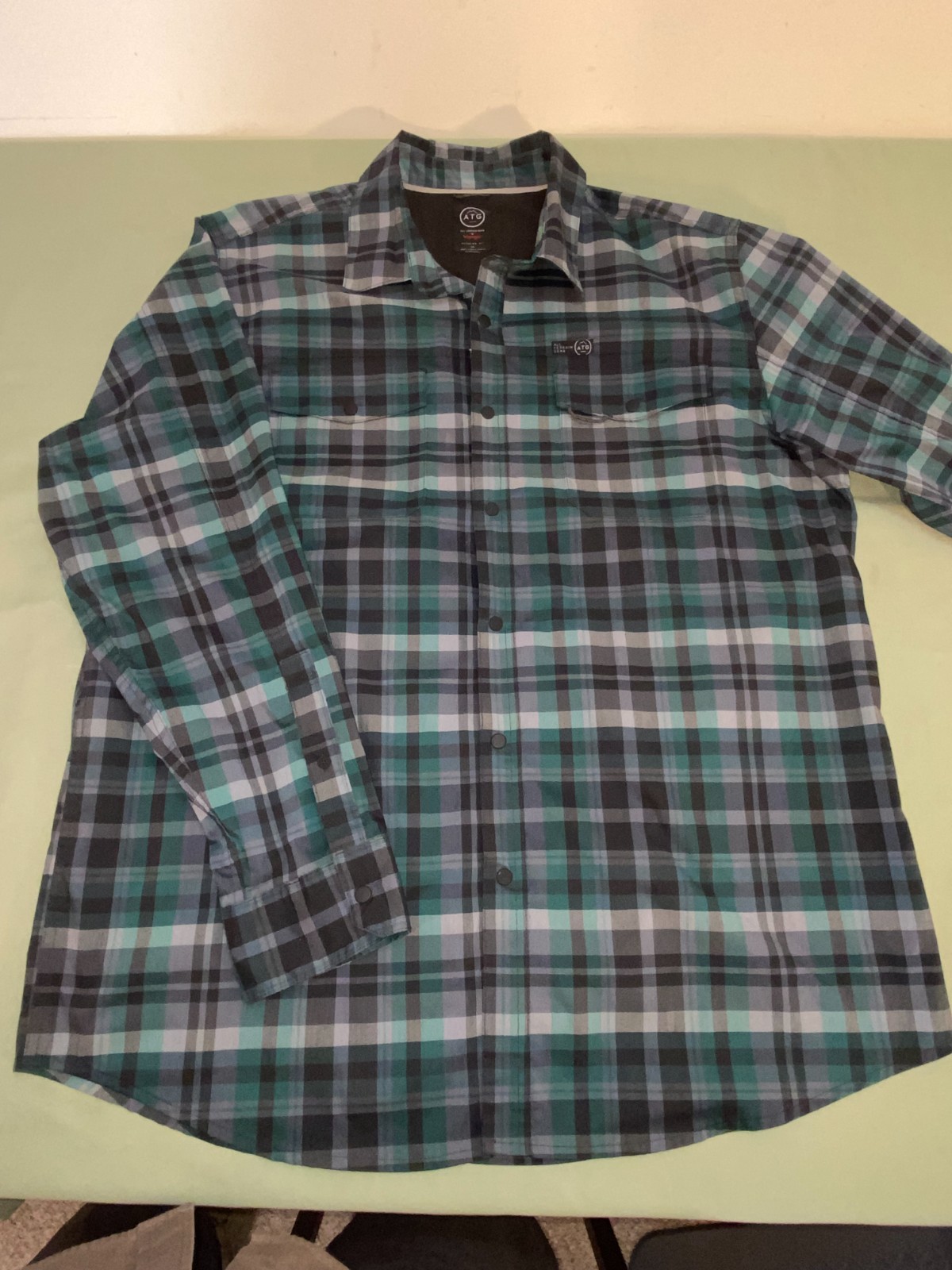 Wrangler ATG Vented Shirt L/S Men’s XL Regular Fit Green Plaid *NWOT*
