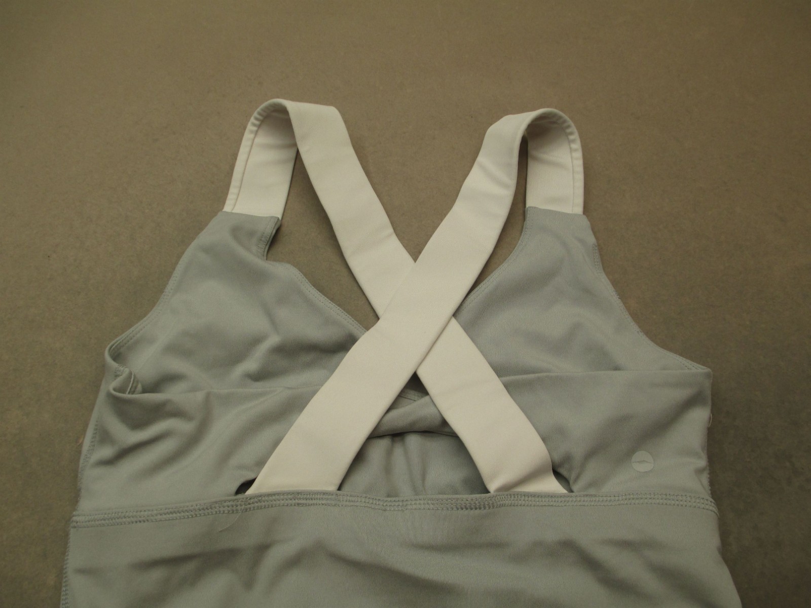Avia Size M Womens Gray Unlined Wireless Pull On Racerback Athletic Bra 9M