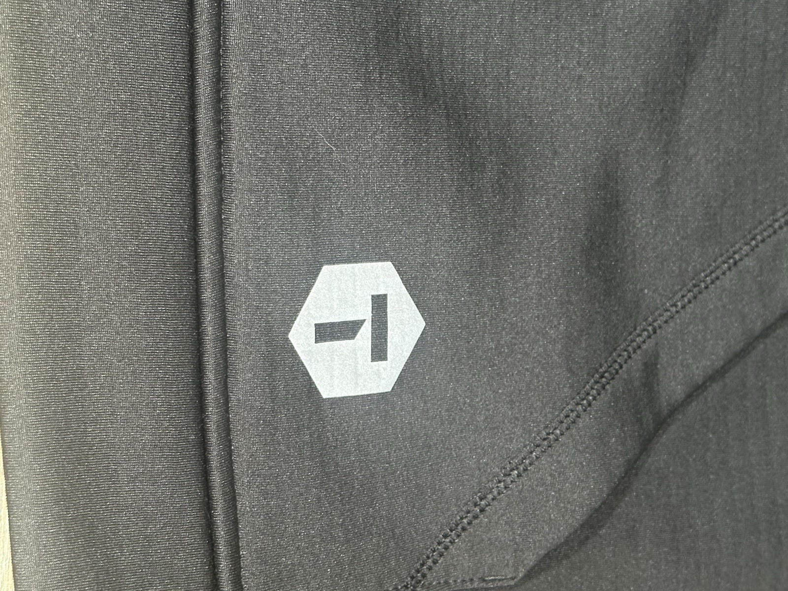 Truewerk Men’s Large Black Grid Technical Hoodie Sweatshirt EUC