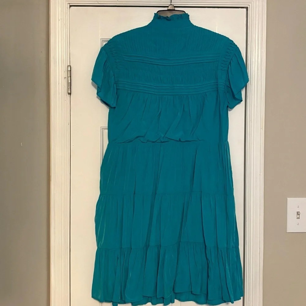 Crown & Ivy Teal Button top, short sleeve dress size M Ruffle details