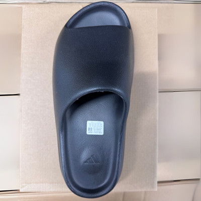 Adidas Yeezy Slide Onyx – Multiple Sizes – (100% Authentic) HQ6448