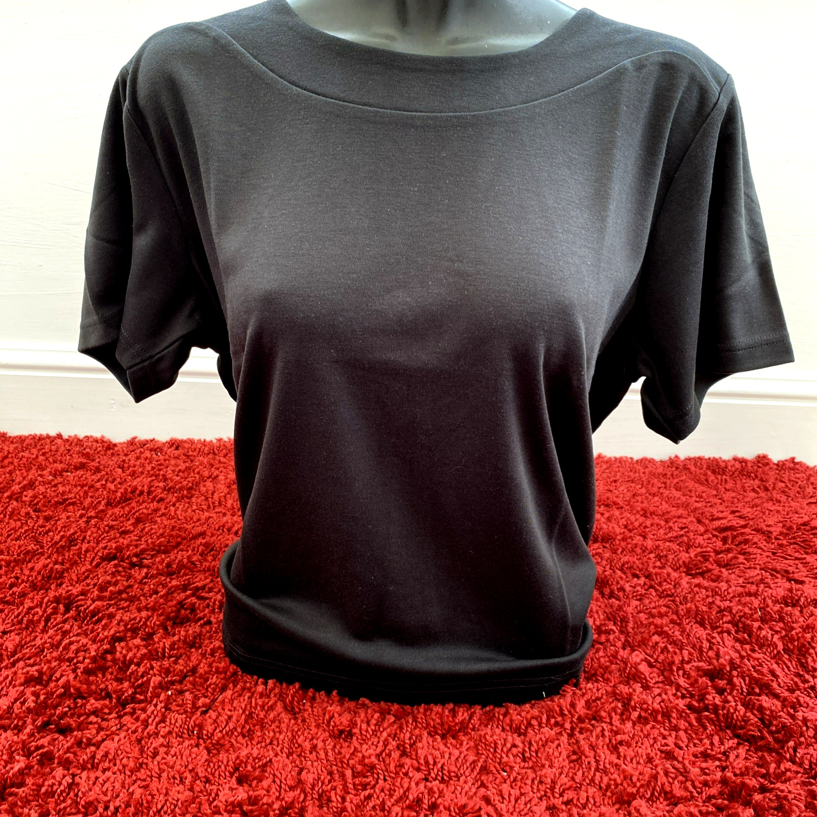 Emreco Ladies Size 20 Black T Shirt machine washable BNWT