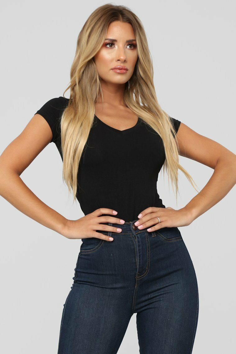 Women Basic Short Sleeve Stretch V-Neck Plain Top Solid Color T Shirt (S,M,L)