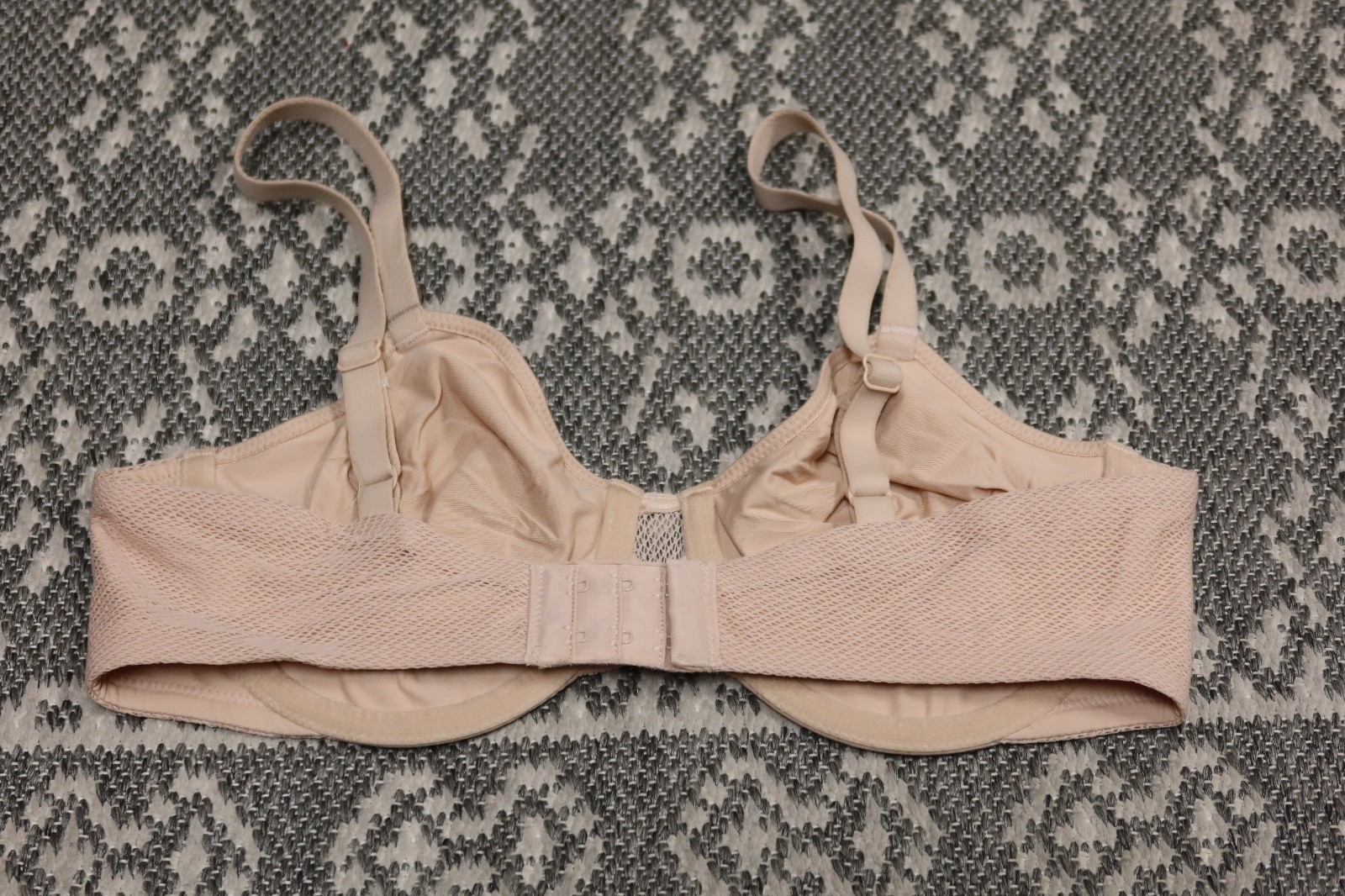 New Wacoal Keep Your Cool Underwire Bra – Size 34C – Sand – # 855378