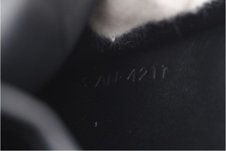 Returns accepted within 3 days beautiful CELINE Leather Vintage Logo Print Zi