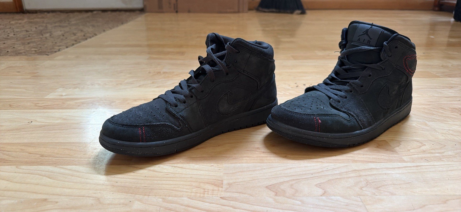 Jordan Air Jordan 1 Men’s Black High Top Lace-Up Basketball Sneakers