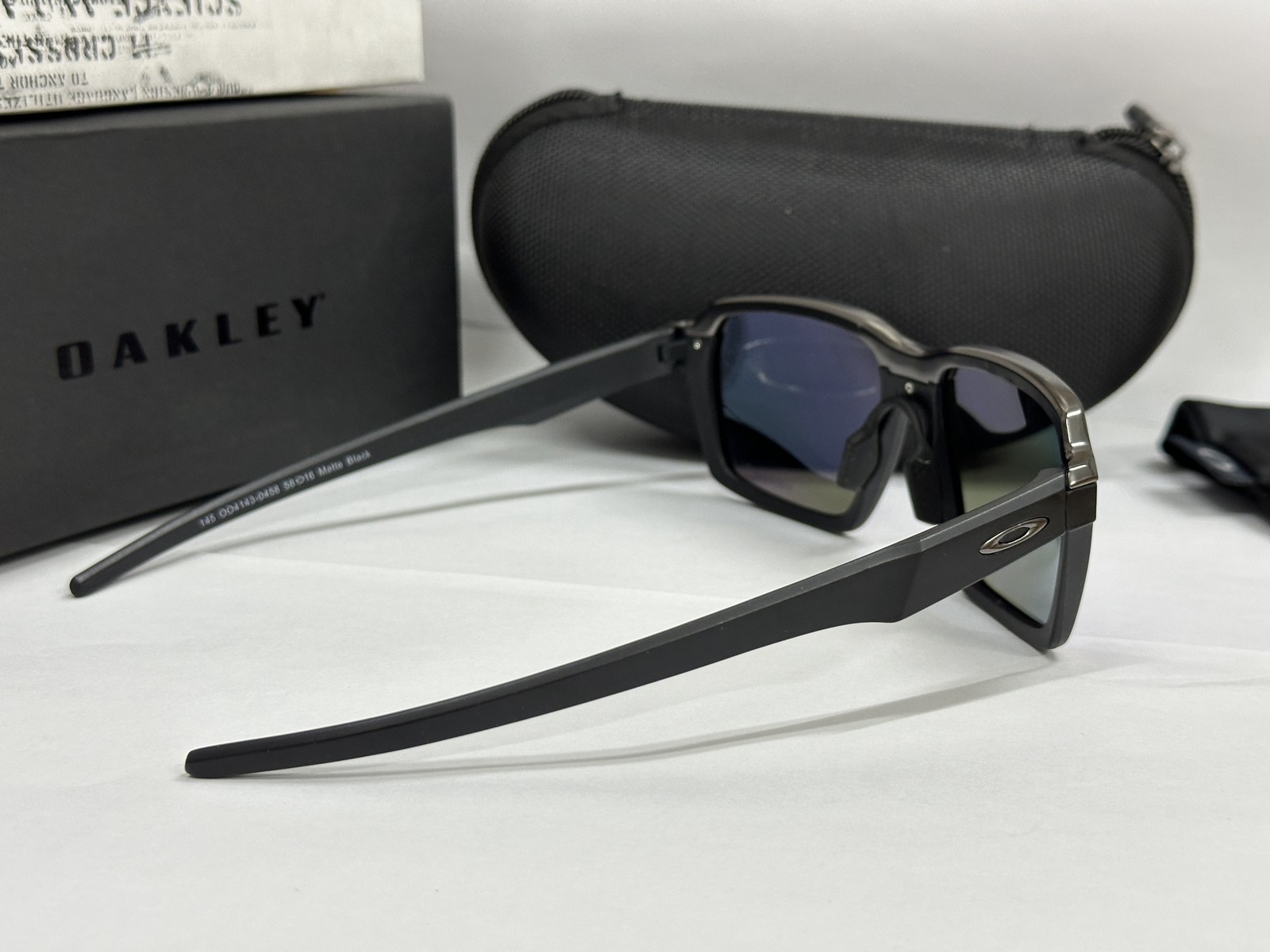 Oakley PARLAY Matte Black POLARIZED Green Lens Sunglass OO4143