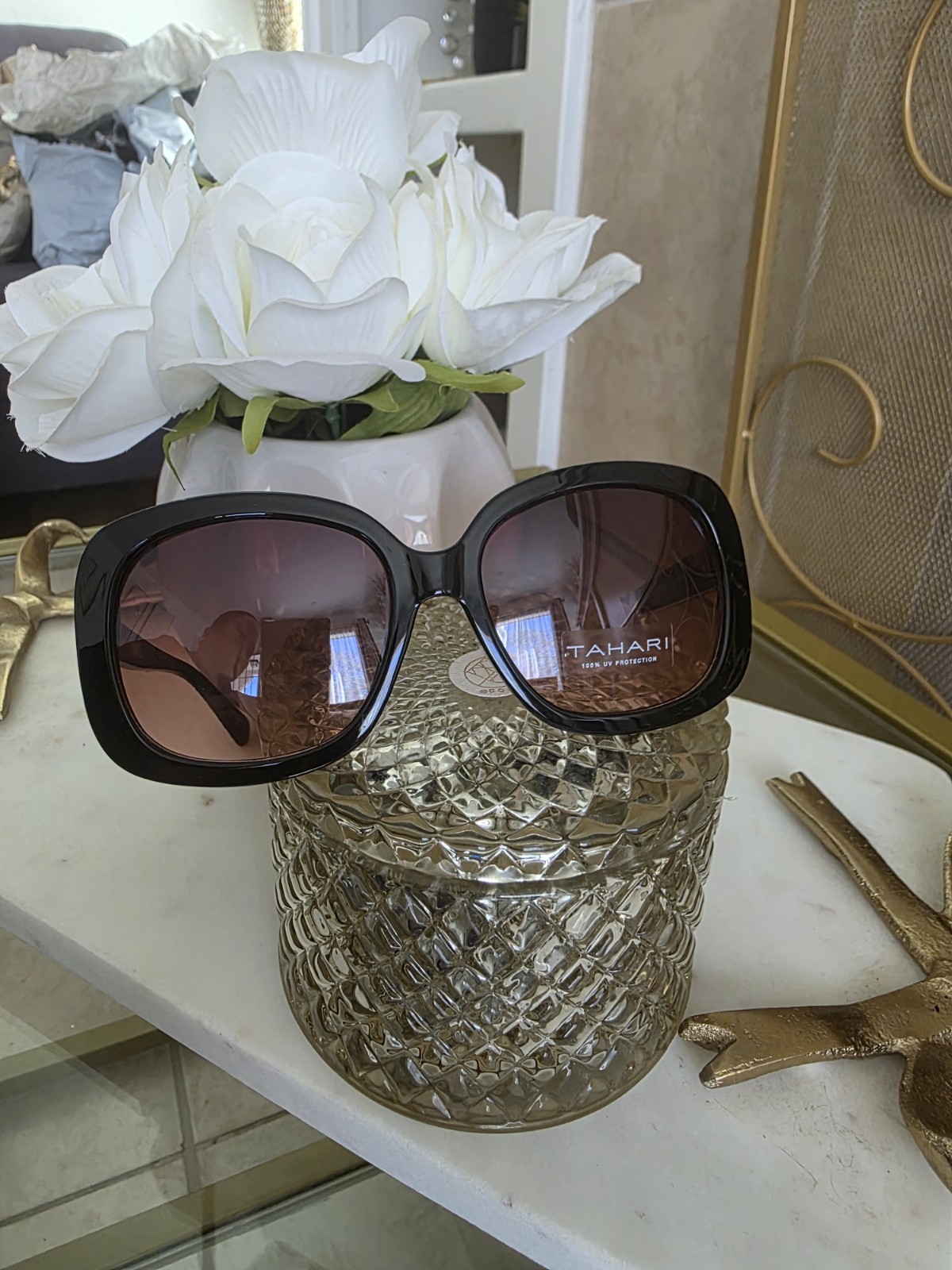 Tahari Oversized Sunglasses Black Plastic Frame Brown Tinted Lens 100% UV