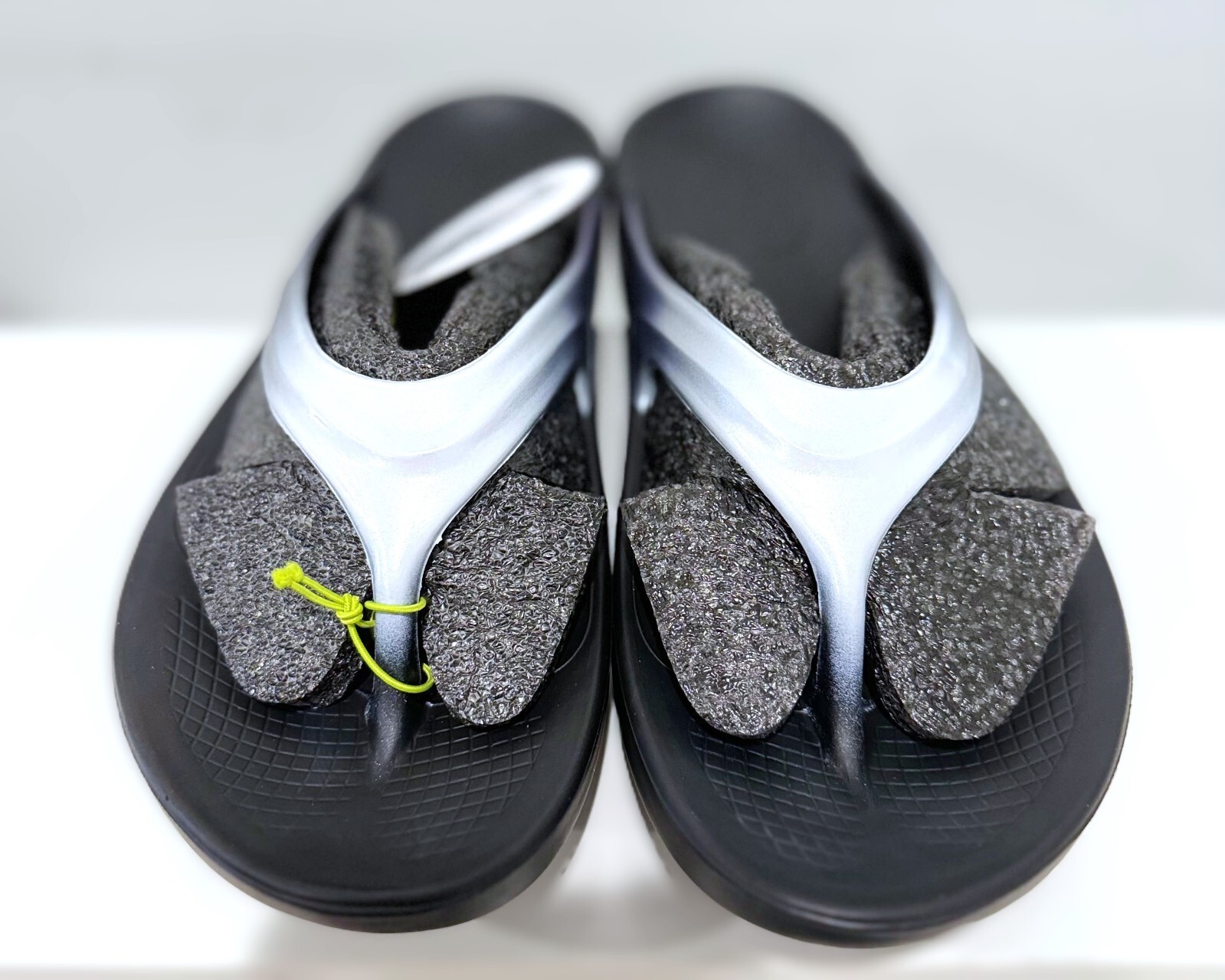 OOFOS OOLALA Women’s Recovery Sandal #1401 – Black/Frost – Choose Size
