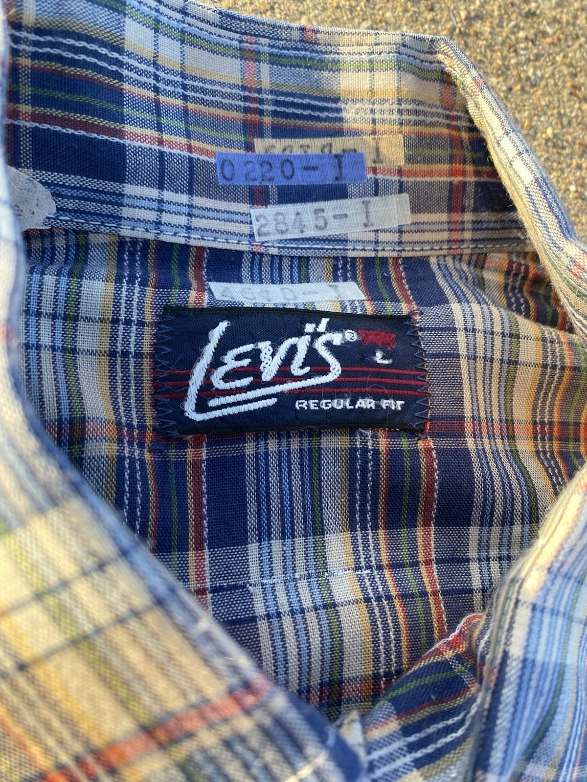 70s Levi’s Men’s L Regular Fit Plaid Woven Shirt Pockets with pearl buttons