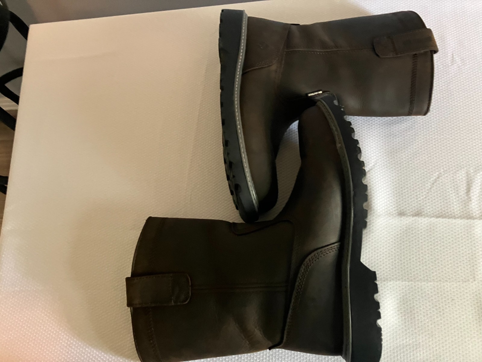 Men’s Wolverine leather pull up work boots, sz 10, worn 3 times.
