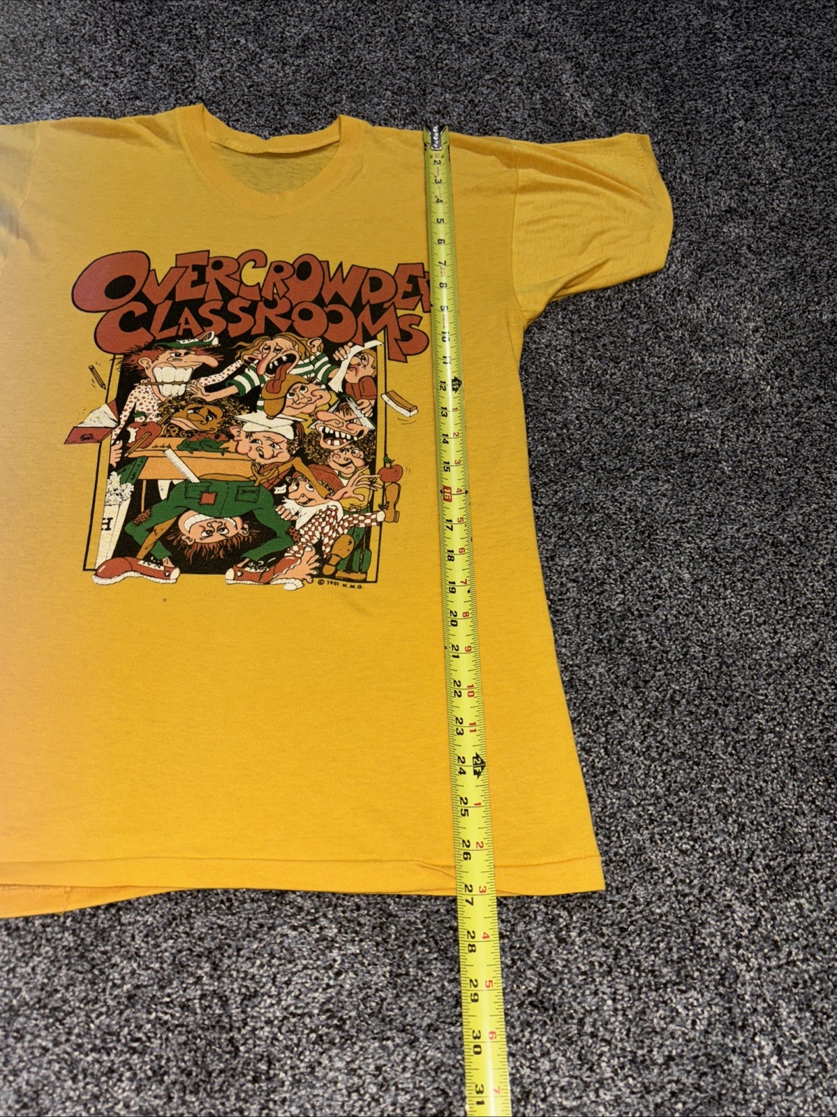 Vintage 1981 Crowded Classrooms School Cartoon Humor Very Rare M/L Yellow