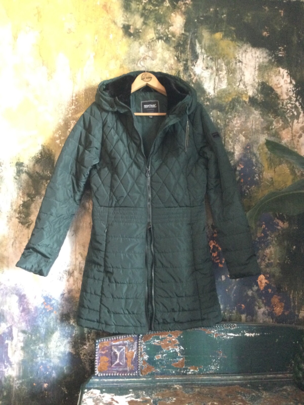 WOMENS QUILTED COAT SIZE 10 GREEN REGATTA NEW USED ON BRITISH FILM INC UK P&P