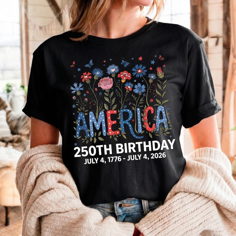America 250 Years Flag Floral T-Shirt 4th of July Cottagecore Patriot Gift Tee