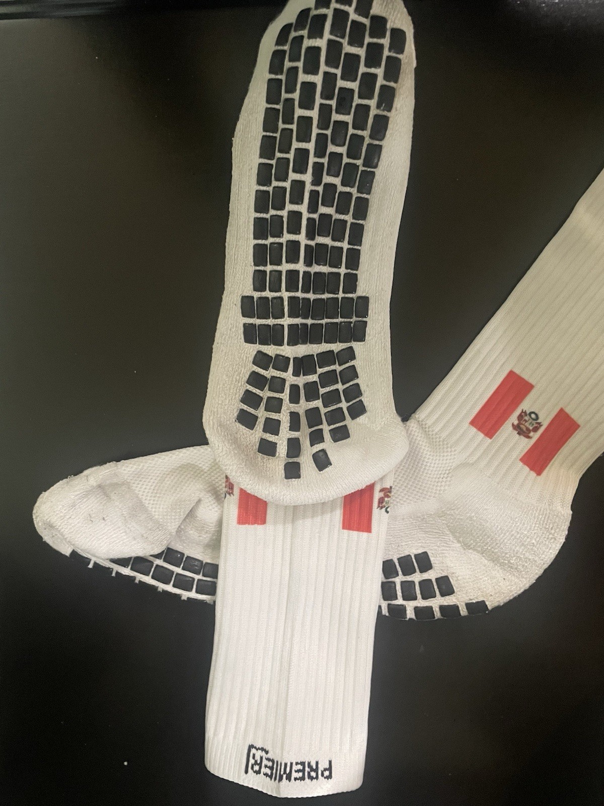 Premier Edge Men’s Athletic Mid Calf Grip Socks Flag Pattern Size 9-11 1 Pair