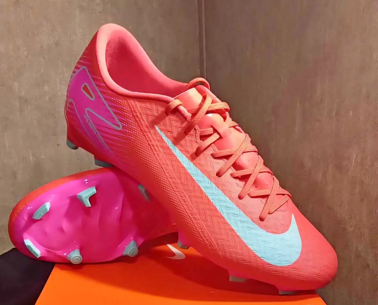 Nike Zoom Vapor 16 Academy Mercurial FG Soccer Cleats Mens size 10