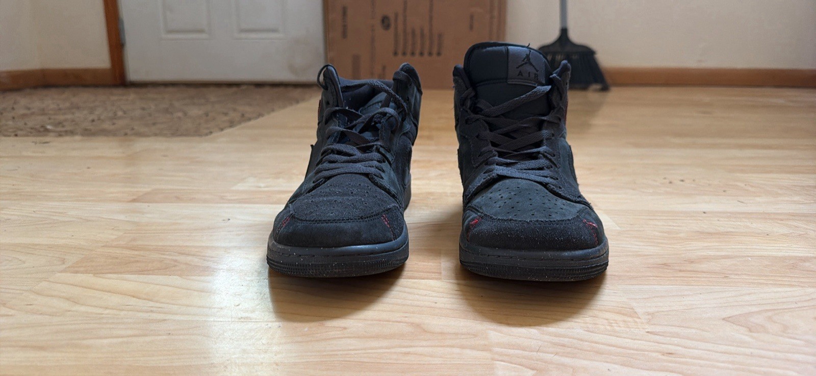 Jordan Air Jordan 1 Men’s Black High Top Lace-Up Basketball Sneakers